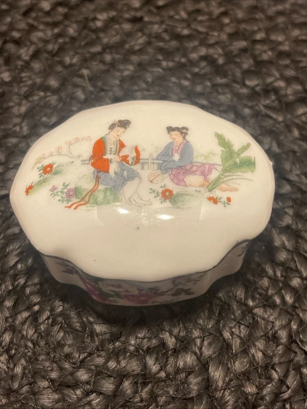 Vintage hand-Painted Chinese Porcelain Trinket Box in White with Floral